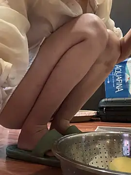 Emily-y live sex cam