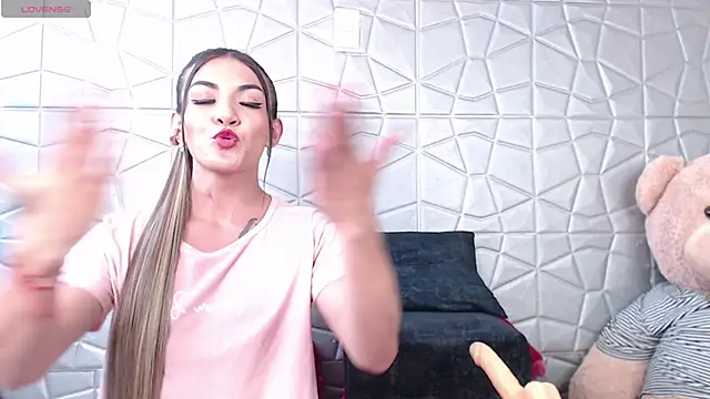 Camiila_Roman live sex cam