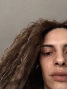 WhiTEChocOlaTE23's cam snapshot