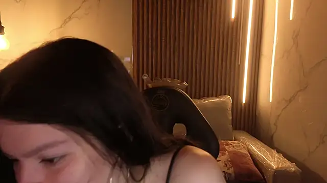 Sara_valderrama_'s cam snapshot