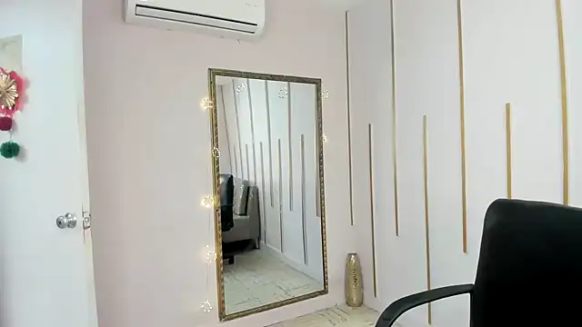 Nayariskaya's cam snapshot