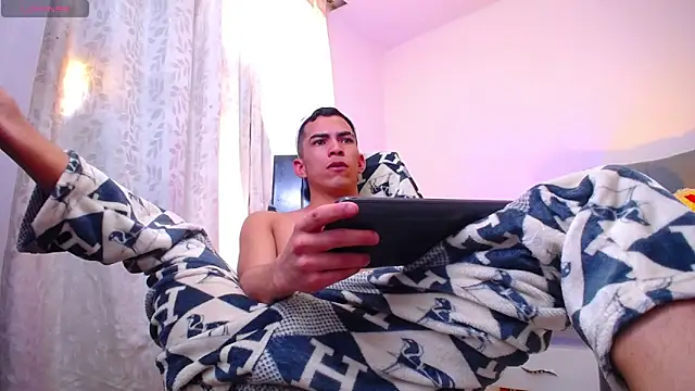 TOMBOYSEXX live sex cam