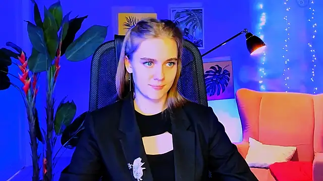 JuneWoods's cam snapshot