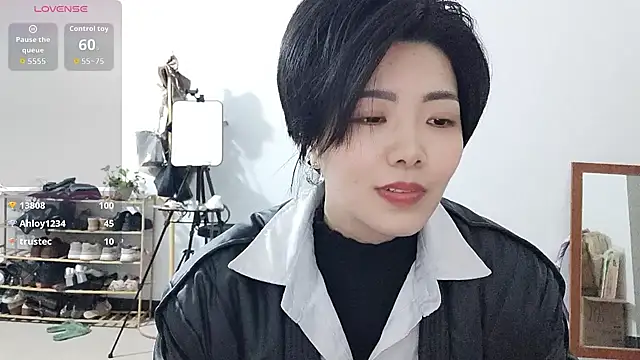 Lulu-uu live sex cam