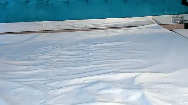 AlaiaDew's cam snapshot