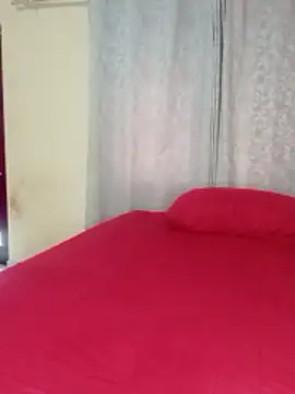 Luciouslips00's cam snapshot