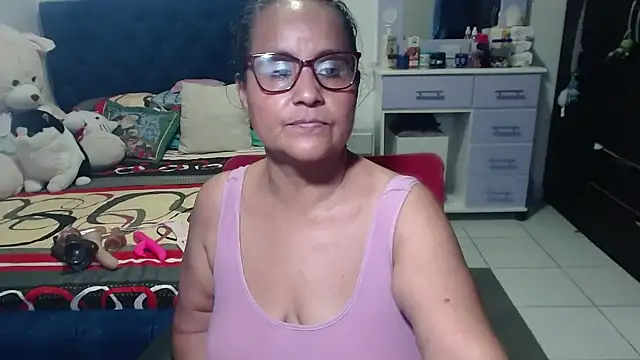 pervert_mommy_'s cam snapshot