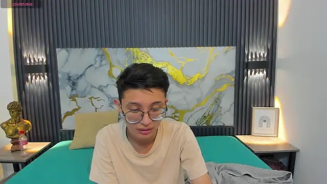 SantiagoRusso18 live sex cam