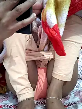 124pakhi's cam snapshot