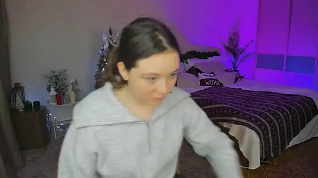 AlluringLookk's cam snapshot