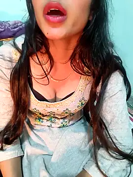 Yours-Zeenat's cam snapshot