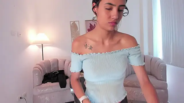 rosel_rouge's cam snapshot