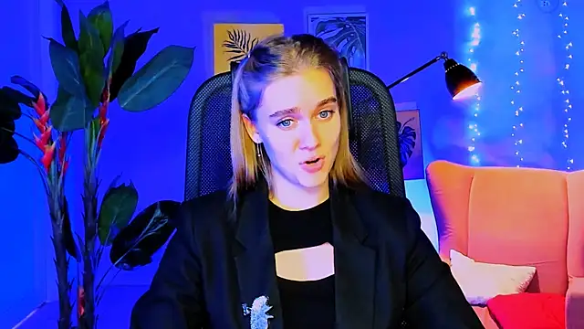 JuneWoods's cam snapshot