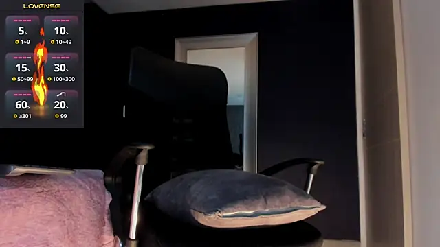 MarkWalker__'s cam snapshot