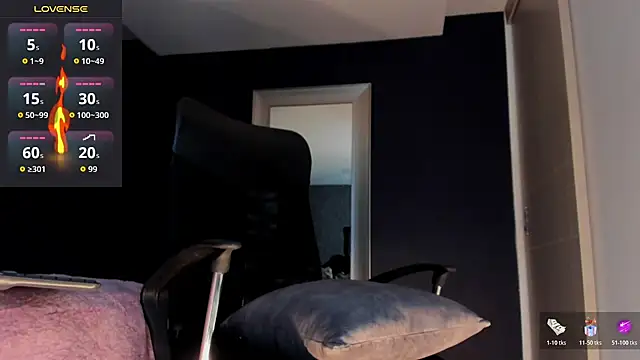 MarkWalker__'s cam snapshot