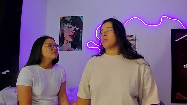 Dilan_and_Mia live sex cam