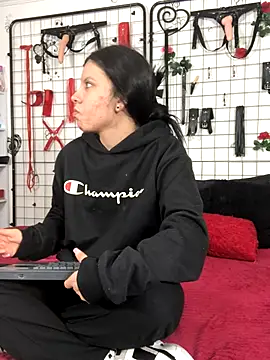 1lovelygirls live sex cam