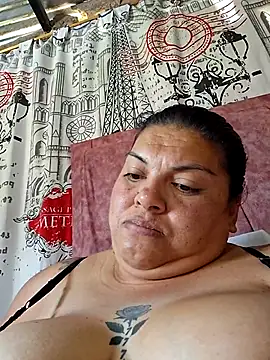 chubby_sexy_big_tits live sex cam