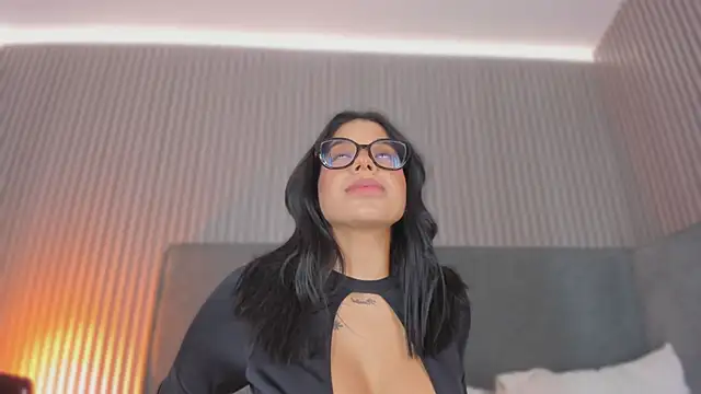 emelie_89 live sex cam