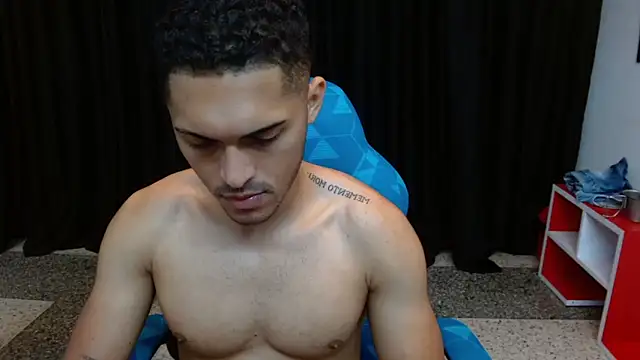 Derek_Storm_'s cam snapshot