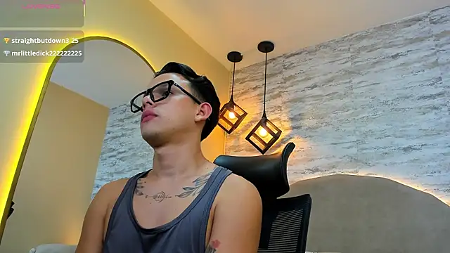 Valentino_moretti's cam snapshot