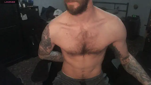 SexxxyLouis live sex cam