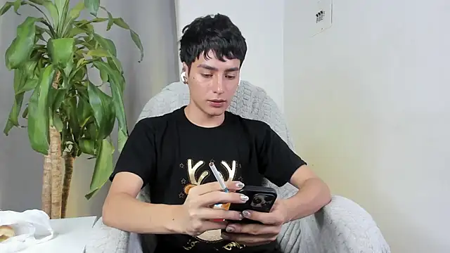 sebas_rose's cam snapshot