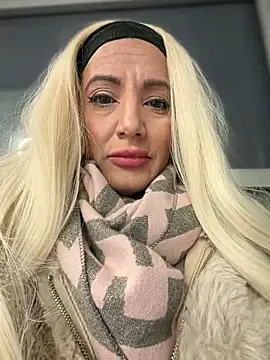 adya-aly's cam snapshot