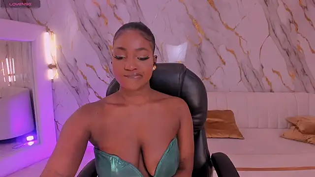 SavannahStorm's cam snapshot