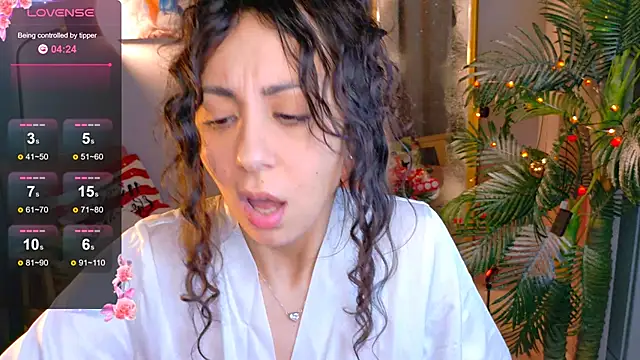 curly_jade's cam snapshot