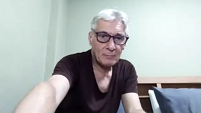 BIGUNCUTHARDCOCK live sex cam