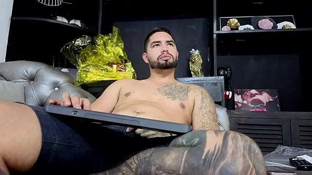 matteosantos live sex cam