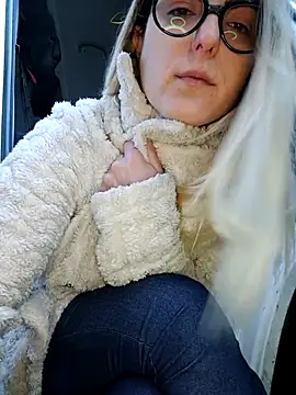 dolcehelena993 live sex cam