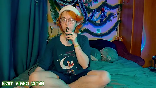 TrickyKitsune live sex cam