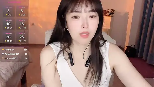 Xiaoyue-2025 live sex cam