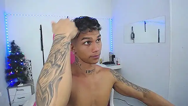 Leonard_Price live sex cam