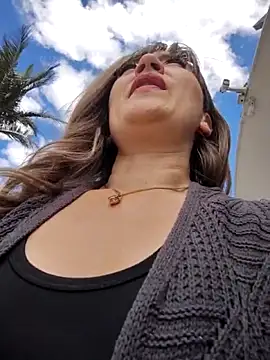 tata_sanz_'s cam snapshot