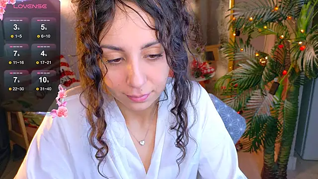 curly_jade's cam snapshot