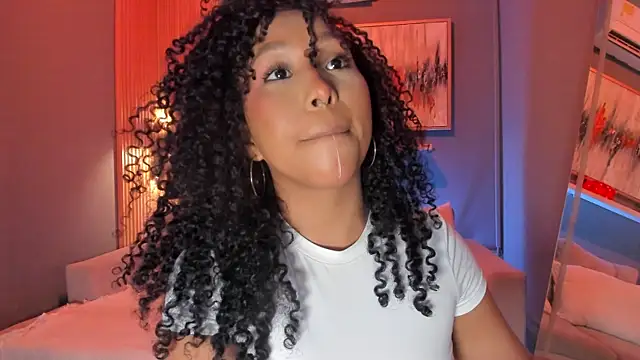 corinnah_'s cam snapshot