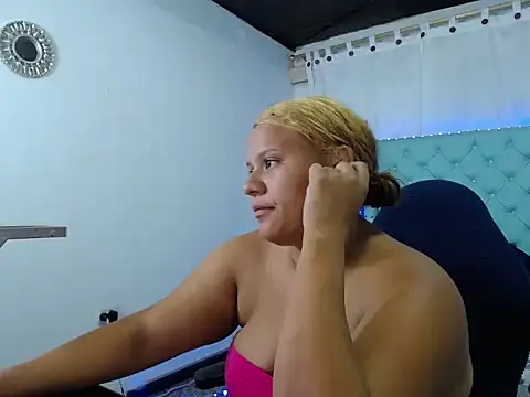 natalia_bigboobs25's cam snapshot