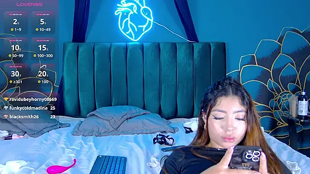 Kamie_SebasDolce live sex cam