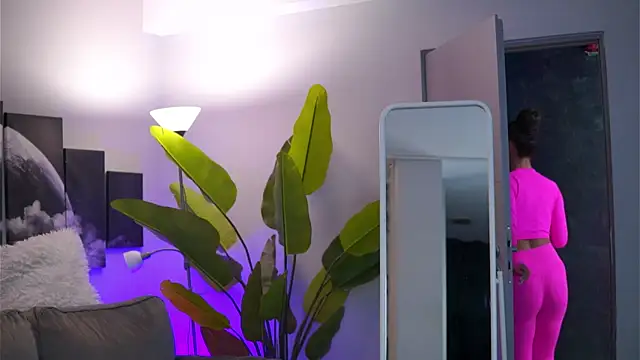 RaquelleVon live sex cam