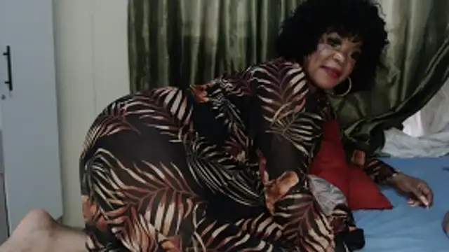 Foxybrownxx1's cam snapshot