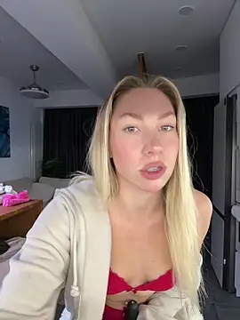 LuisaBecker's cam snapshot