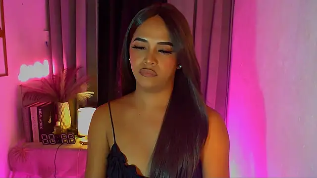 Lorainnelustts live sex cam