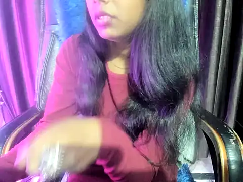 Priya_Sengar's cam snapshot