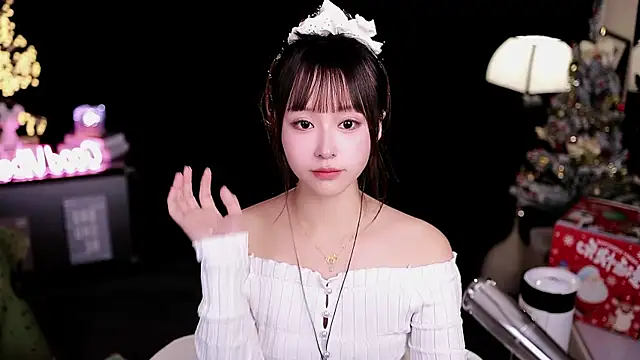 coward_by's cam snapshot