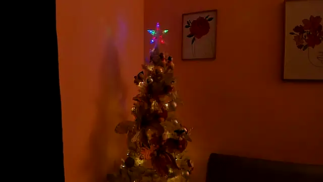 Latinbeautigirls live sex cam