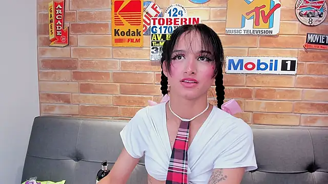 foxy_sharlotte live sex cam