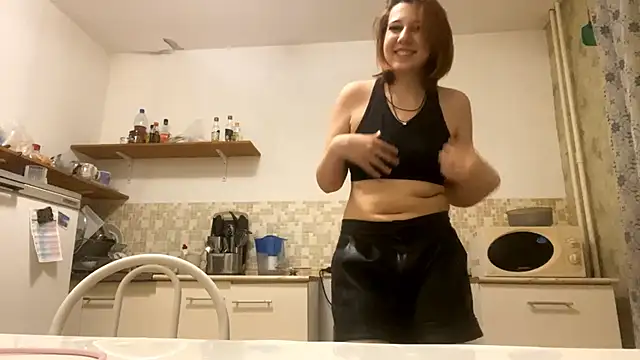 Julie_mayers_'s cam snapshot